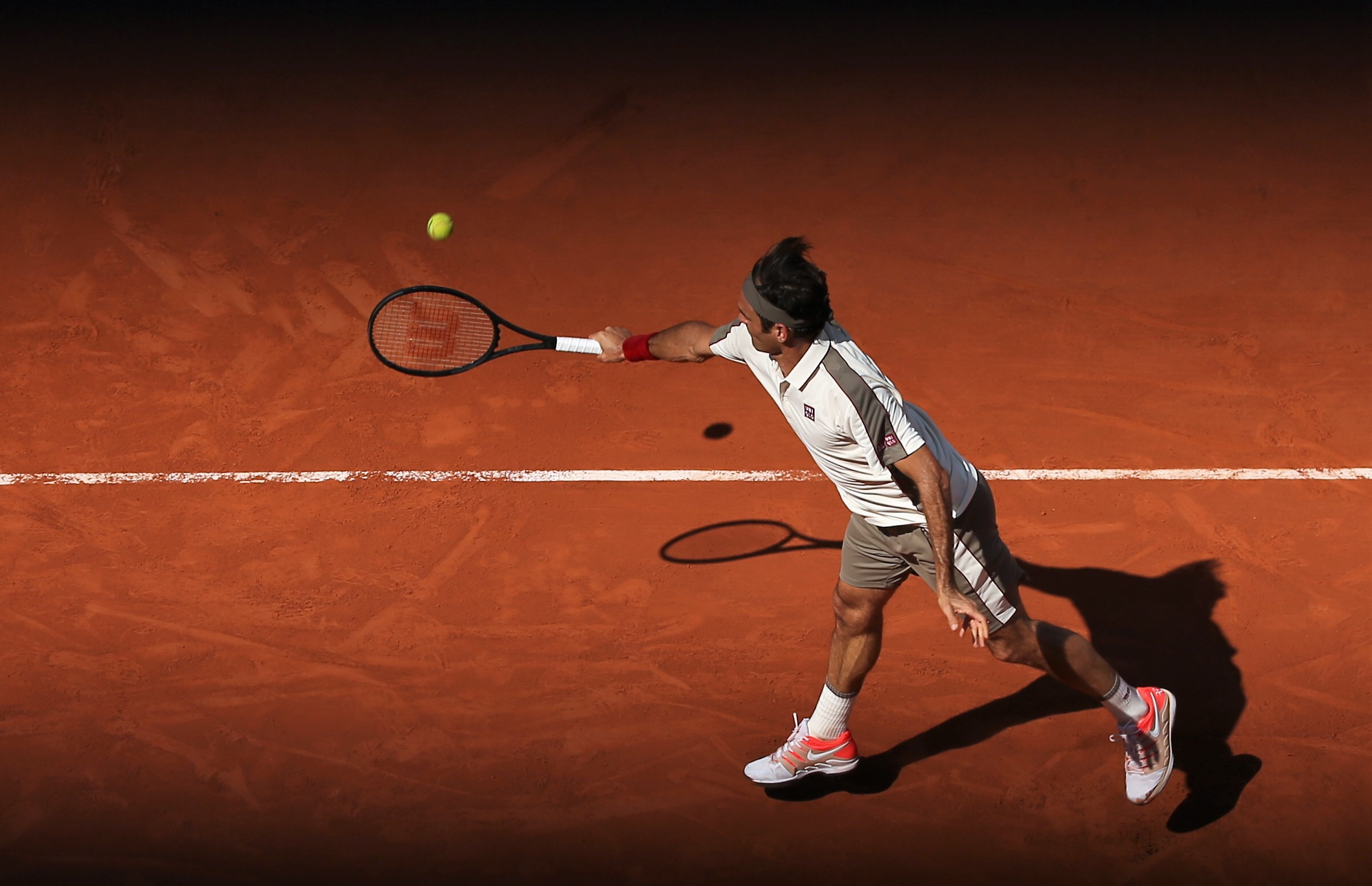 德罗巴焦点对战，费德勒与70激战巴黎圣日耳曼分钟，最后时刻胜出胜负难料！的简单介绍